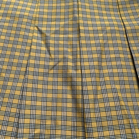 Aritzia Sunday Best Olive Skirt - Picture 4 of 5